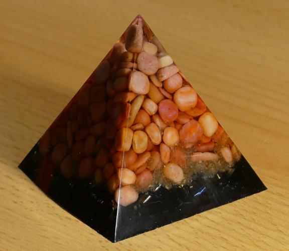 Velká orgonit pyramida